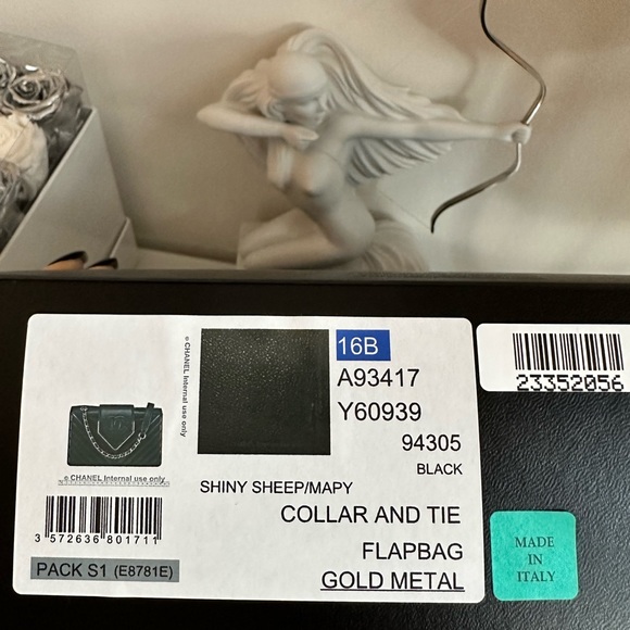 Chanel Collar and Tie Flap Bag Chevron Sheepskin Mini Gold Metal Black Handbag - Picture 15 of 16